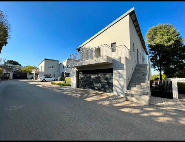 4 BEDROOM CLUSTER FOR SALE IN WATERKLOOF